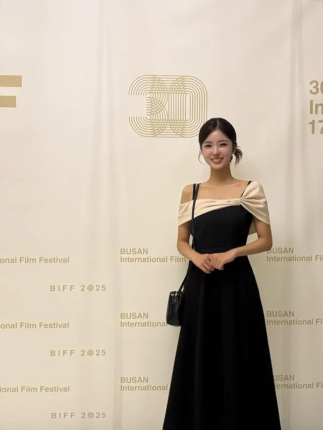 8.jpg 노성형 자연미인이라는 미스 경북 진