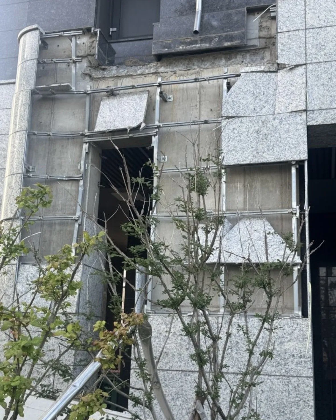 IMG_6527.jpeg 송도 신축 아파트 준공 1년반만에 테라스 떨어짐 ㄷㄷ