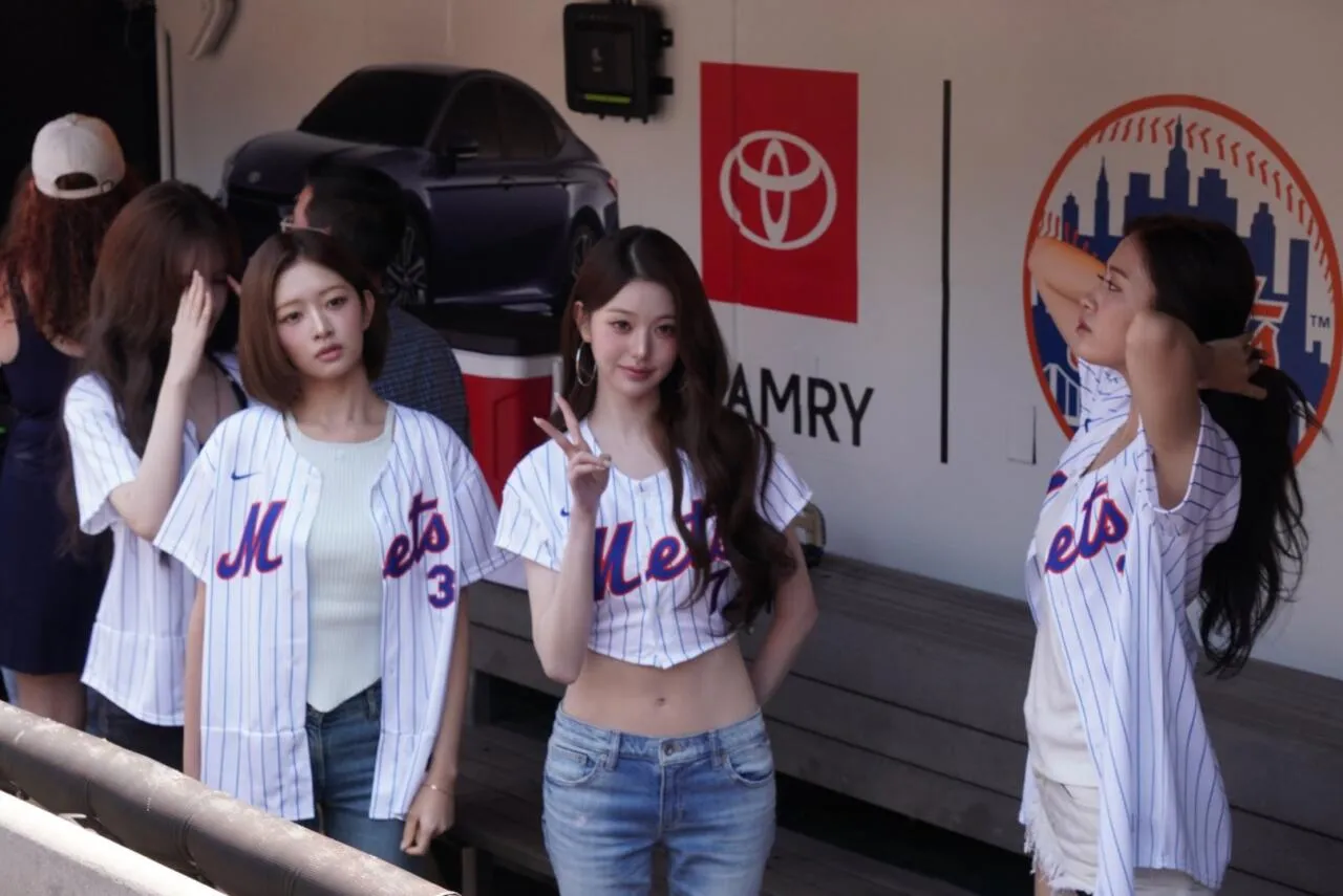 HOKvdRNXQAAqz6s.jpeg 오늘 뉴욕 메츠 시구한 장원영