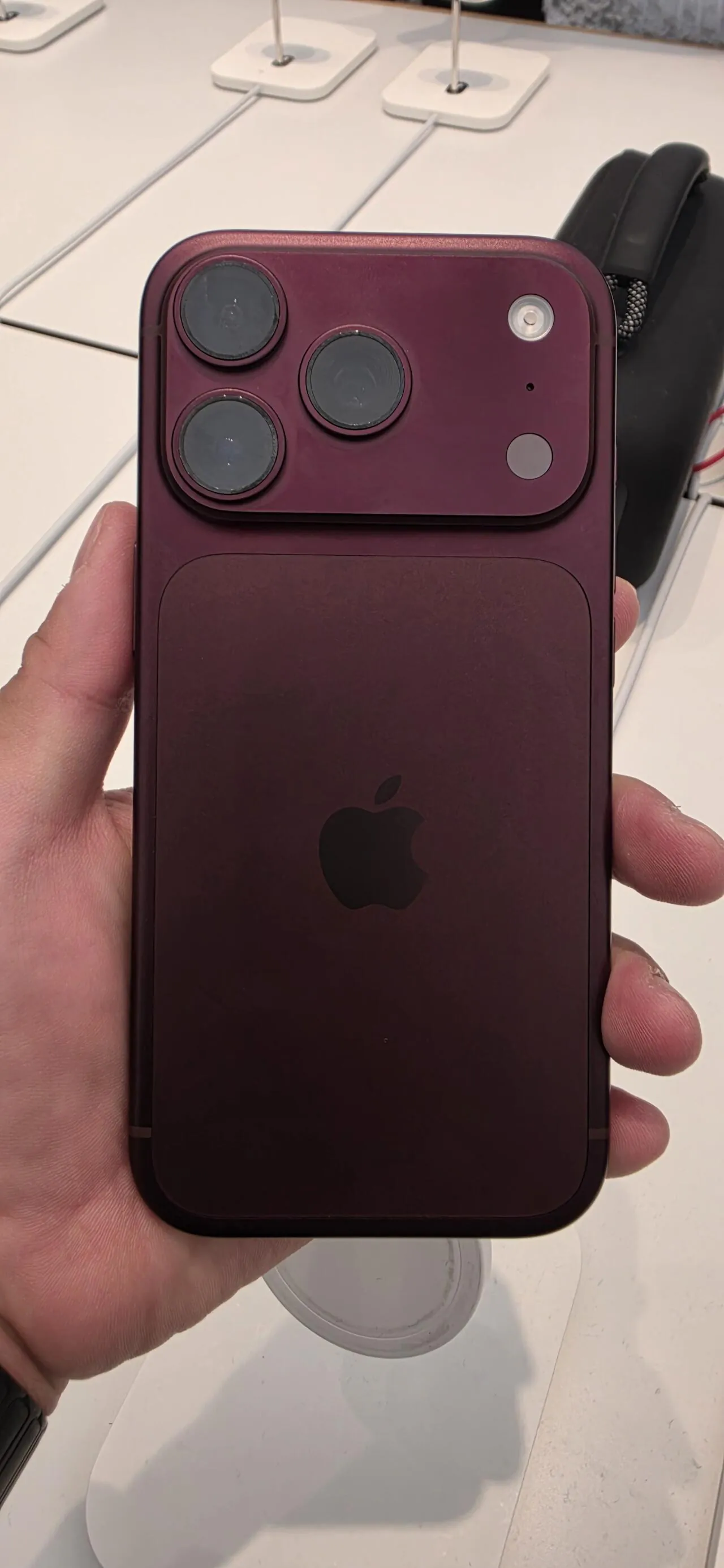 20260919_143729.jpg 압도적 성능을 원하는자, 그 무게를 견뎌라 - 아이폰18프로 소감
