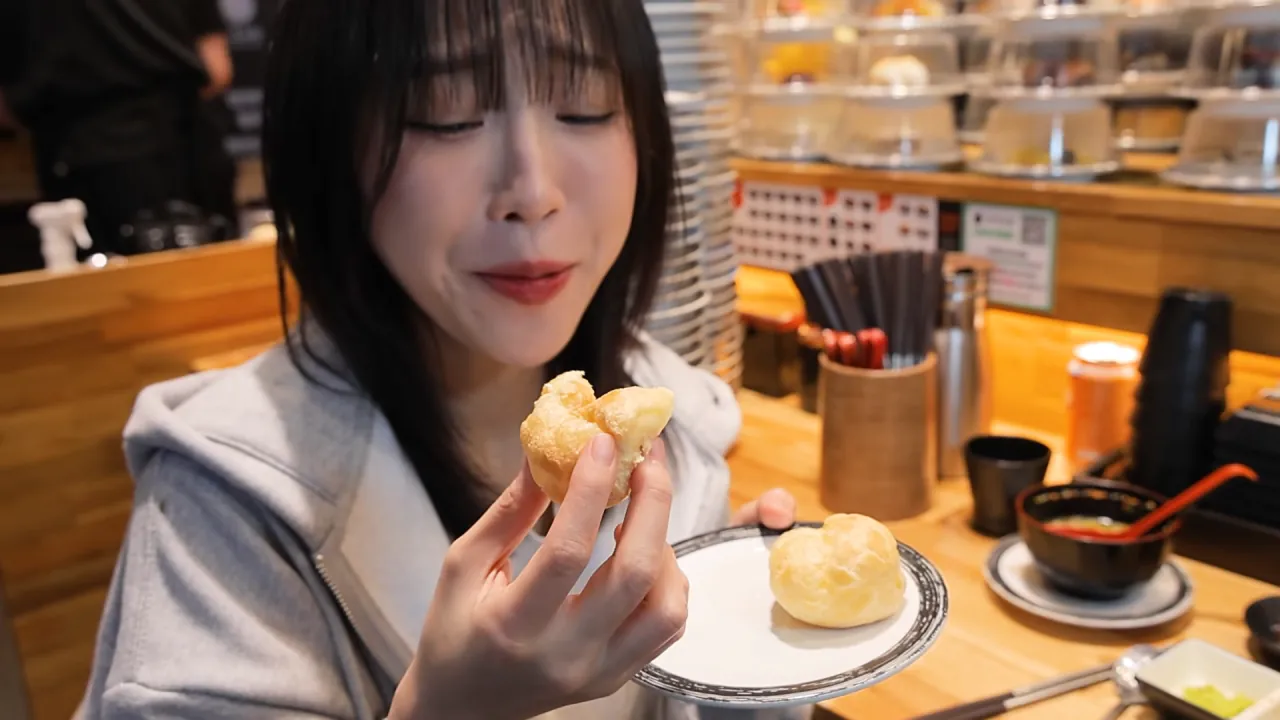 1900원 회전초밥 몇접시 먹었을까_🤔 메뉴만 100가지_! 엄청난 인기의 청주 3단 회전초밥 13-46 screenshot (1).png 청주에서 회전초밥 100접시 넘게 먹방한 쯔양 근황 ㄷㄷㄷ