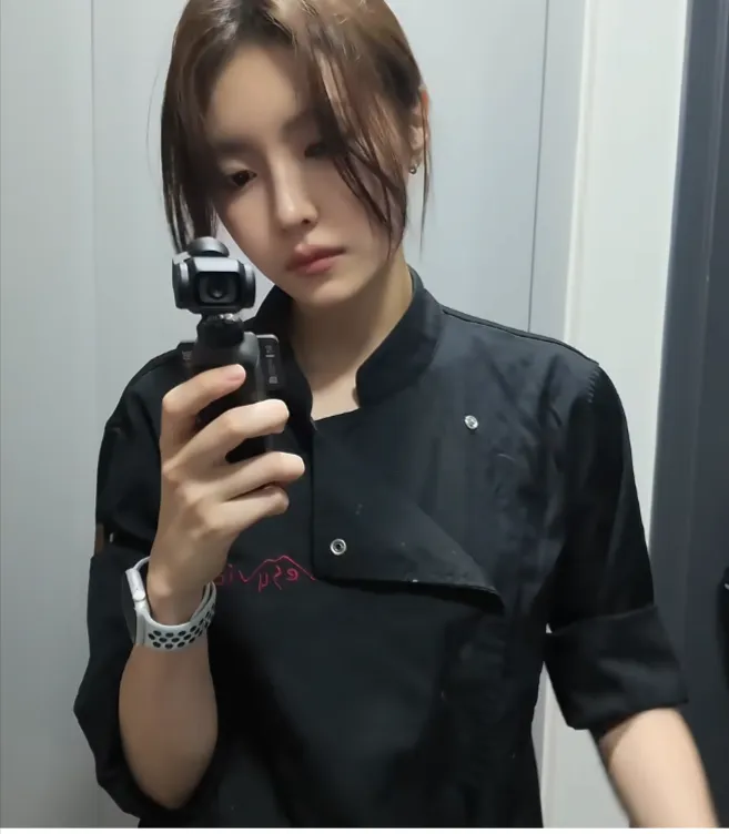 6-콜라겐-충전-YouTube-10-14-2026_09_08_PM.png 나폴리 맛피아 매장 직원 미모.jpg