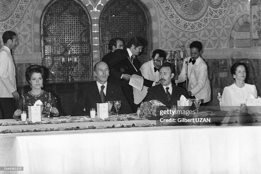 gettyimages-2264382217-1024x1024.jpg ์๋ จ KGB์์ฅ์ด ๋๋ฌผ์ ํ๋ ธ๋ ์ด๋ค ๋๋ผ ๋
์ฌ์์ ๋
๋ฐฑ