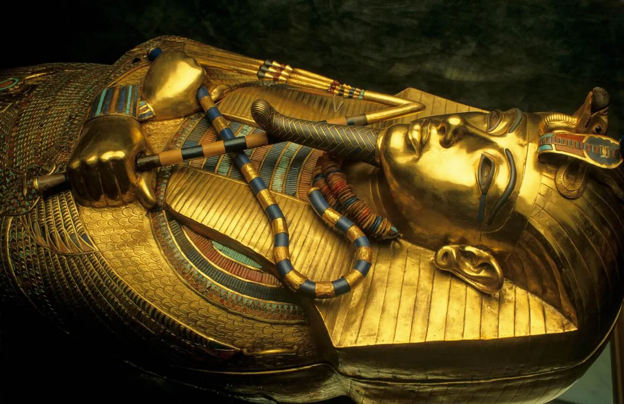 Innermost-Gold-Coffin-of-Tutankhamun.jpeg 투탕카멘 무덤이 초라하다는 이유
