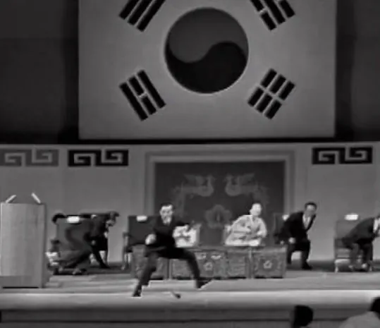 image.png 이동진 '평론가'의 이번 해명이 정치인의 해명처럼 들리는 이유