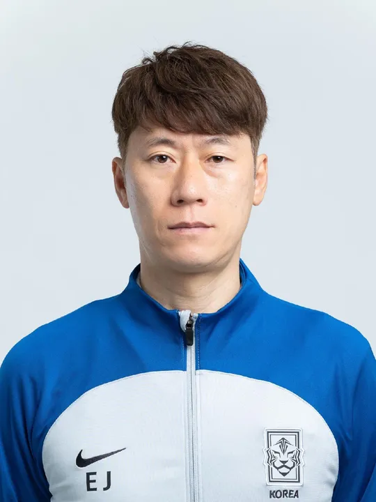 sharp.webp [오피셜] 대한민국 U-23 대표팀 신임 감독으로 김은중 선임