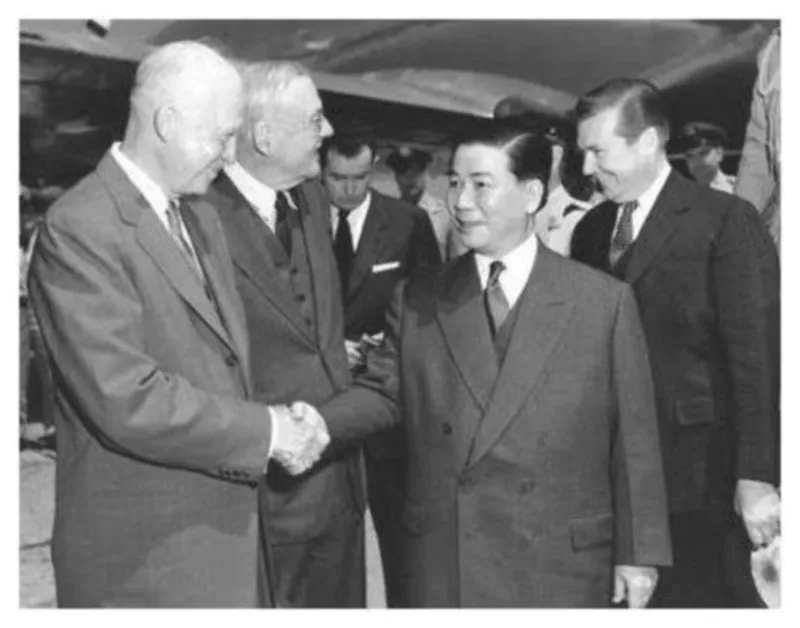 images (17).jpg 프랑스령 인도차이나의 마지막 날들 (1955~1956)