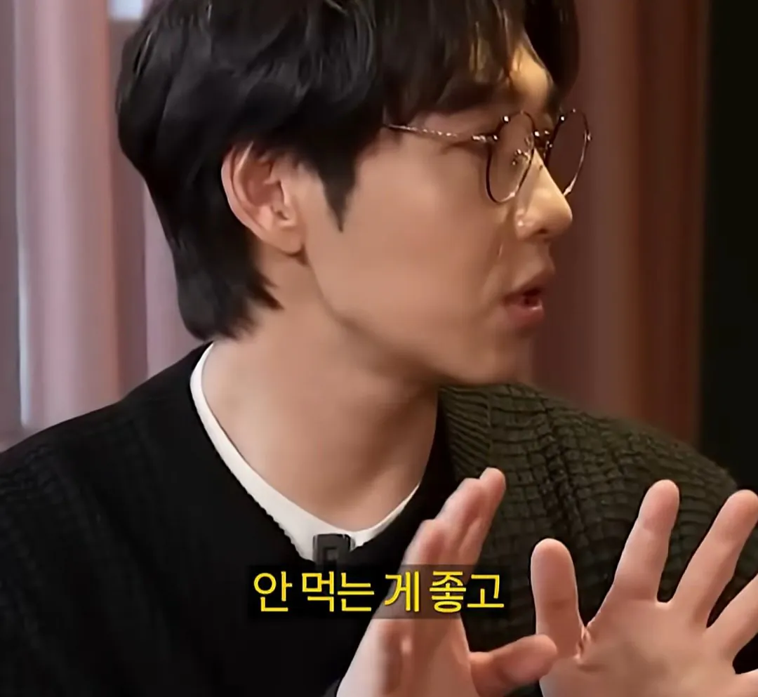 Screenshot_20261011_214258_YouTube.jpg 이석훈의 목관리가 이해안가는 성시경