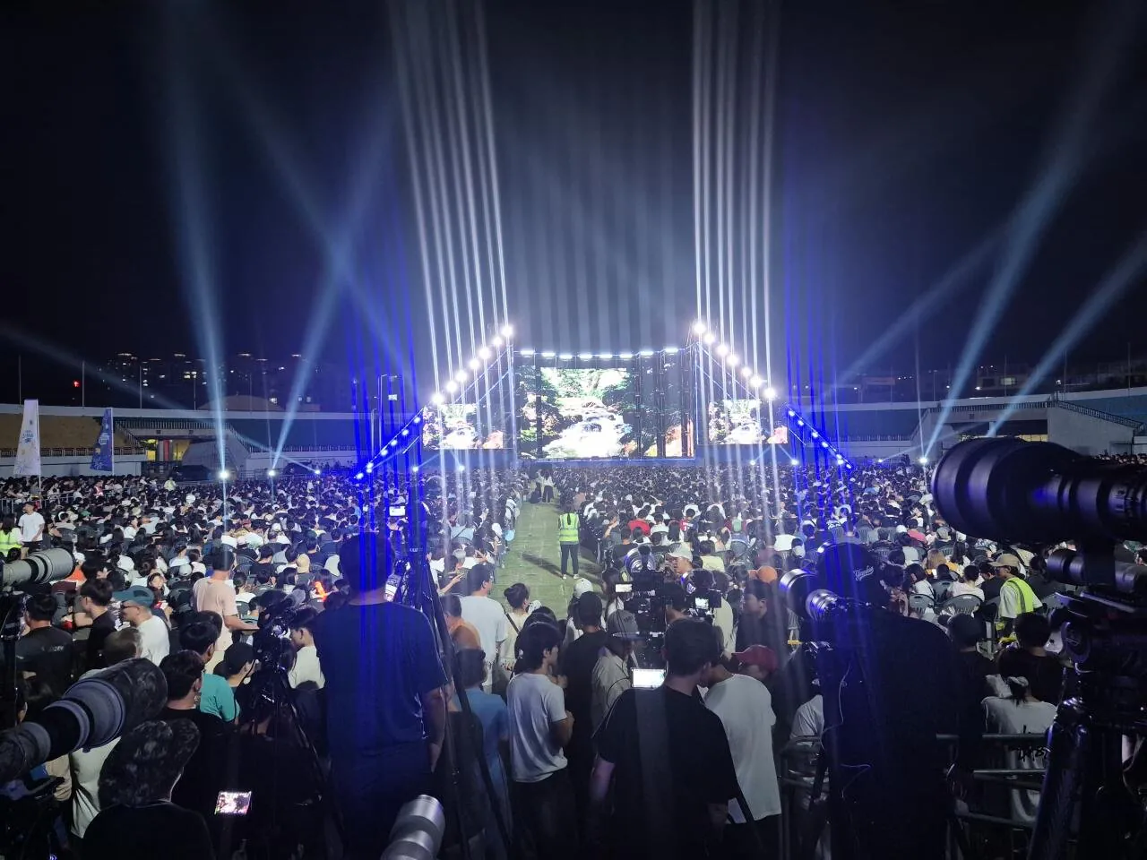 1000007825.jpg 리센느 영주공연 현장 현재