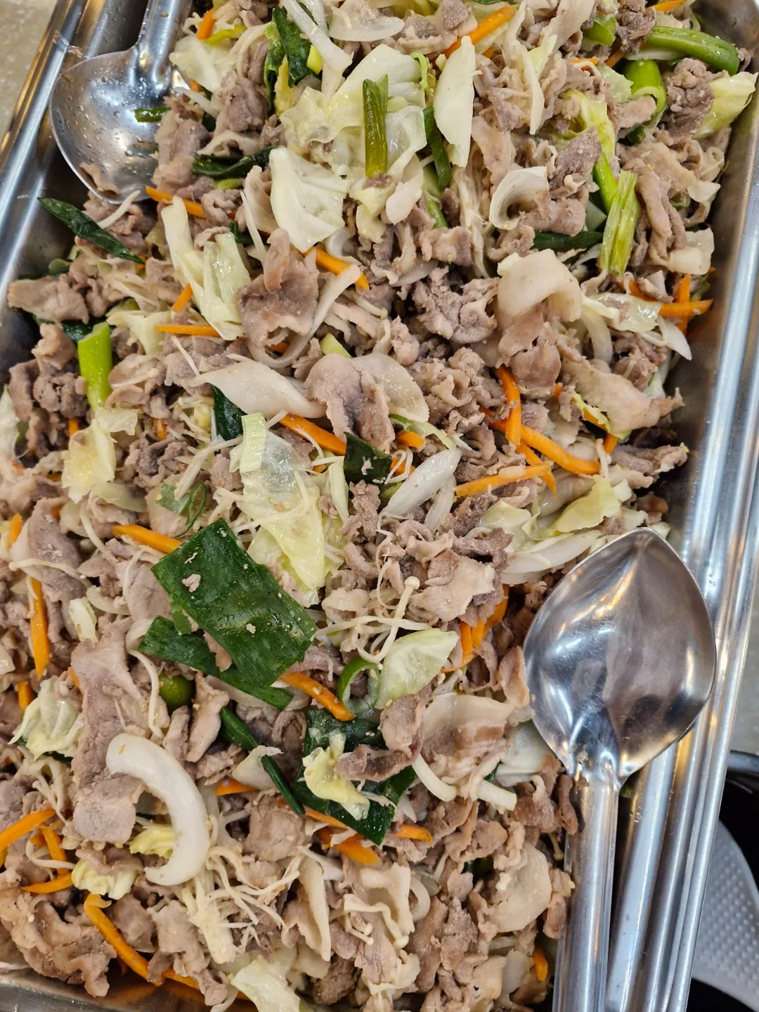 요즘시대에 이게 말이 되나 싶은 5500원 한식뷔페