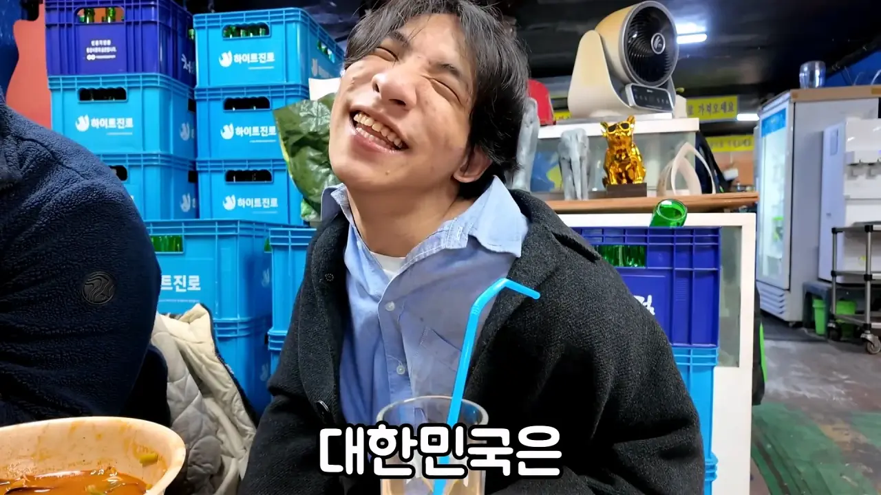 1000064111.webp 엄마가 명품 옷만 사줬다는 장애인 유튜버 만능발
