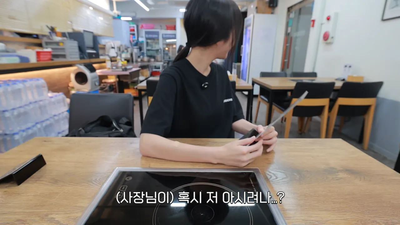육수추가만 15번 하는 배달 단골집 찾아갔더니 사장님이..😂 등촌 샤브칼국수 먹방 1-36 screenshot.png 자주 시켜먹는 배달 단골집에 처음으로 직접 찾아간 쯔양 ㅋㅋㅋ