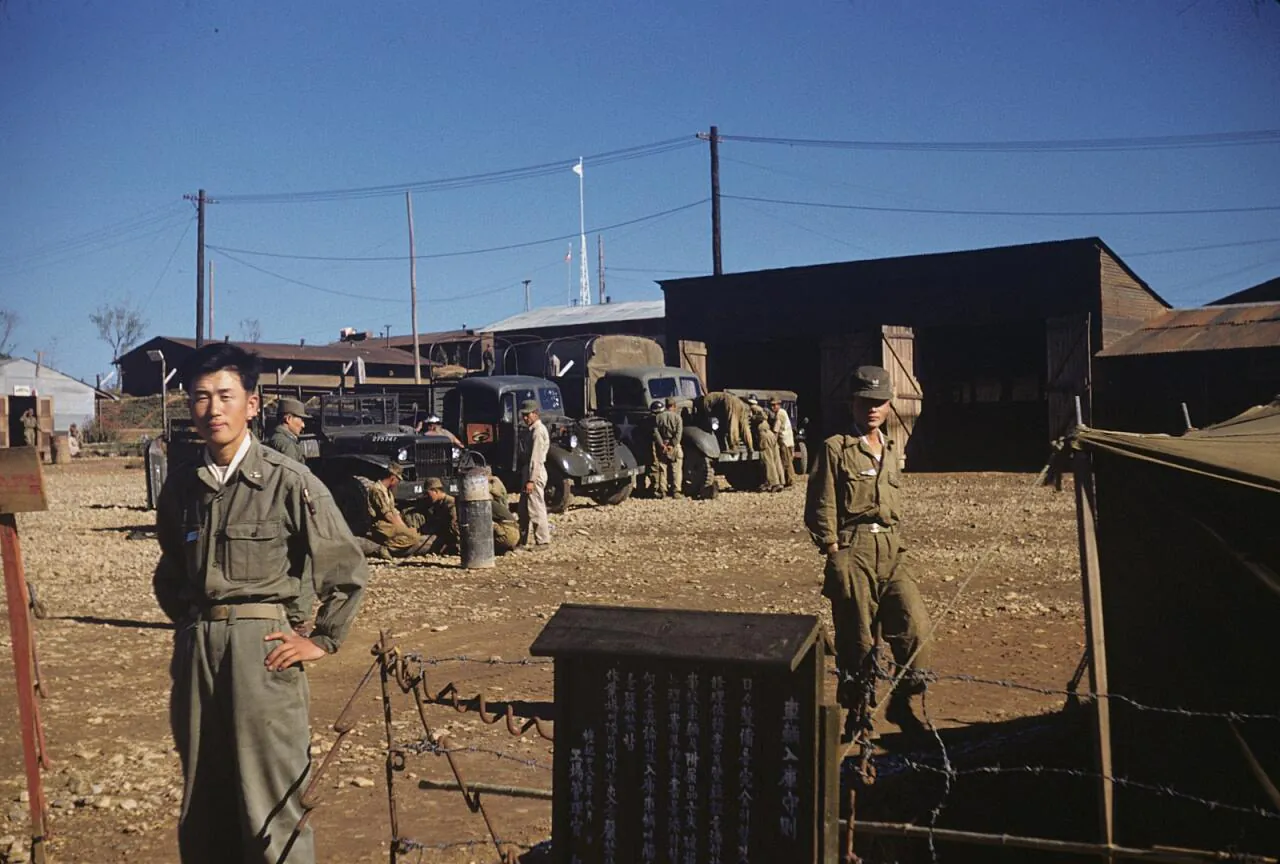 e_motor-pool1952_16142604455_o.jpg 희귀사진(KOREA, 1952)