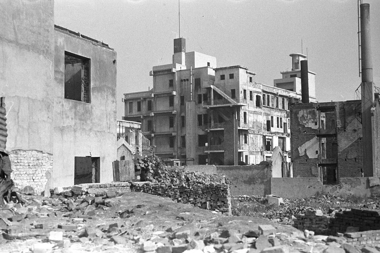 e_ruins-of-seoul-1952_16405968415_o.jpg 희귀사진(KOREA, 1952)