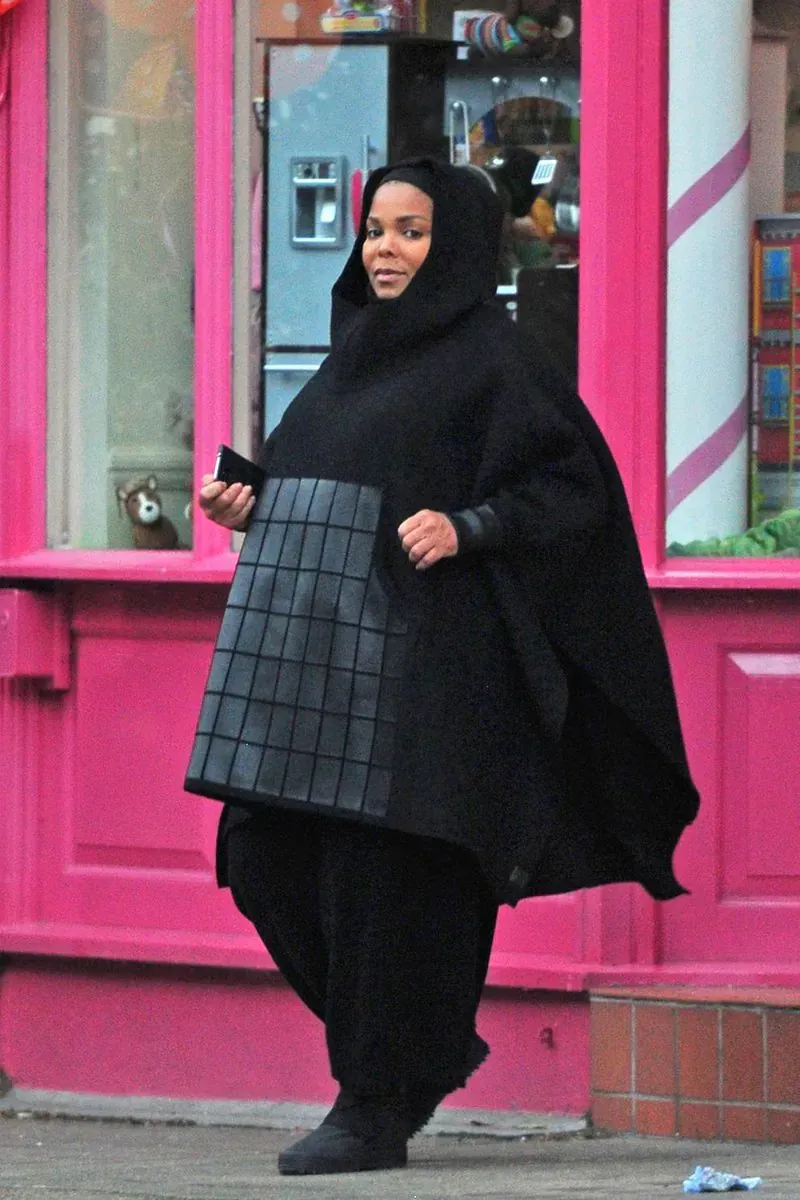 image.png ㅇㅎ)휴식기엔 110kg, 활동기엔 55kg라는 여성 팝스타