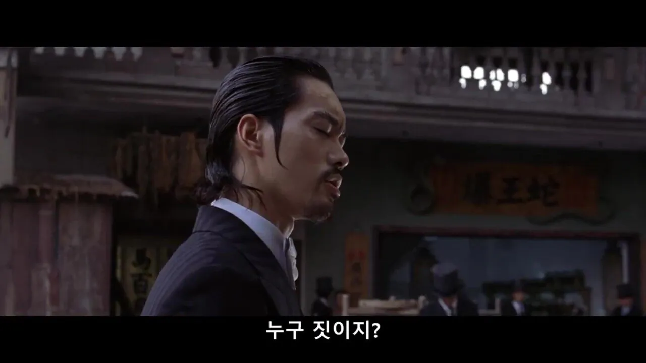 0e58b3e4879e4c6093073cd7a5287449.jpg B급 영화인 척하는 S급 영화.gif