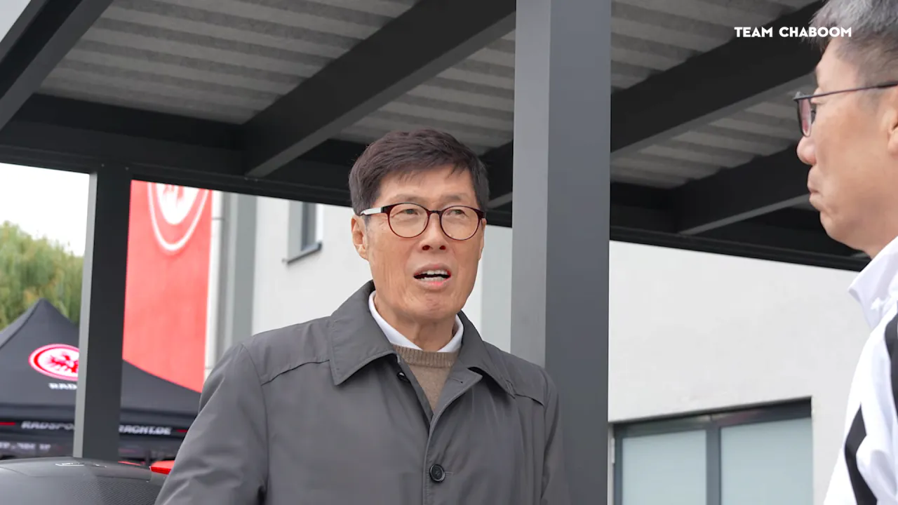 '차범근'이 처음 독일에 와서 느꼈던 공포감 ㅣ 안녕하세요 차범근입니다 EP.18 4-50 screenshot.png 프랑크푸르트에 가서 누군가 만난 차범근