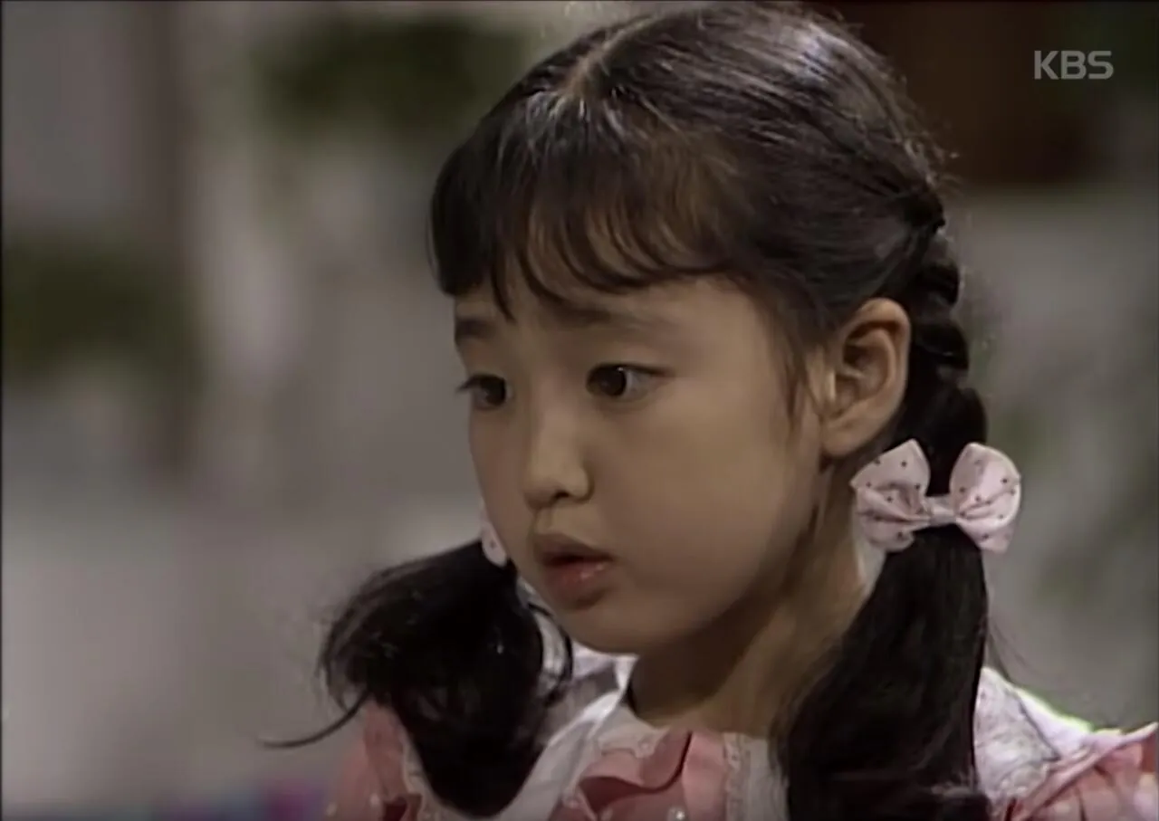 3uTAYybbJeeWGE66moKC0I.jpg 배우 김민정이 아기라고 불리는 이유 ㄷㄷ