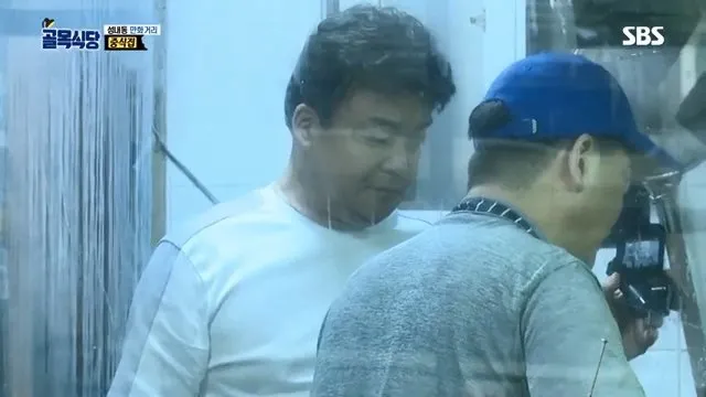 백종원, 무쇠 웍을 다루는 중식의 기본 “불 끄고 두지마라” @백종원의 골목식당 36회 20181017.mp4_20260722_163932.323.jpg 백종원이 말한 무쇠 웍에 몇분간이라도 짬뽕 국물을 두면 안되는 이유가 맞는걸까?
