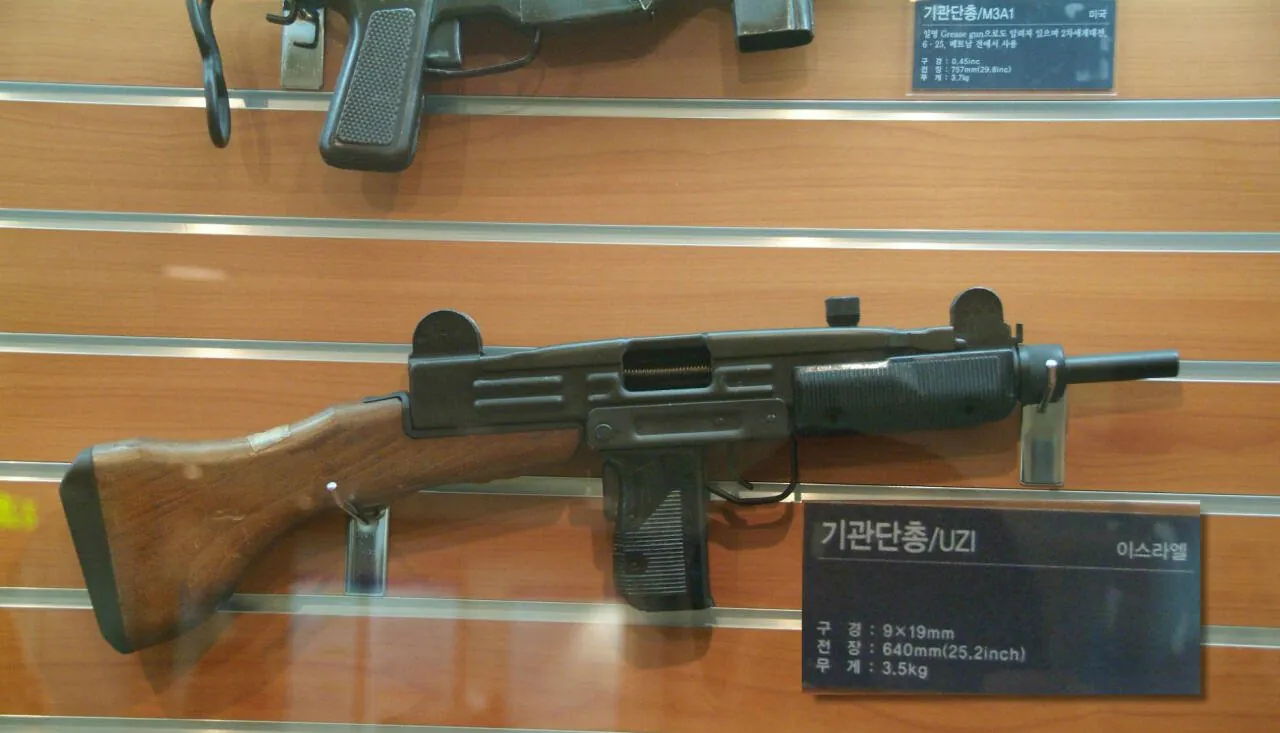 (14).jpg (스압) 대한민국 경찰박물관에서 전시된 압수한 불법무기들 사진