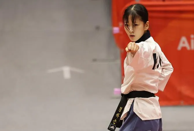 2026-10-01 16;21;43.JPG [아시안게임] 태권도 품새 정하은 금메달 ㅅㅅㅅㅅ