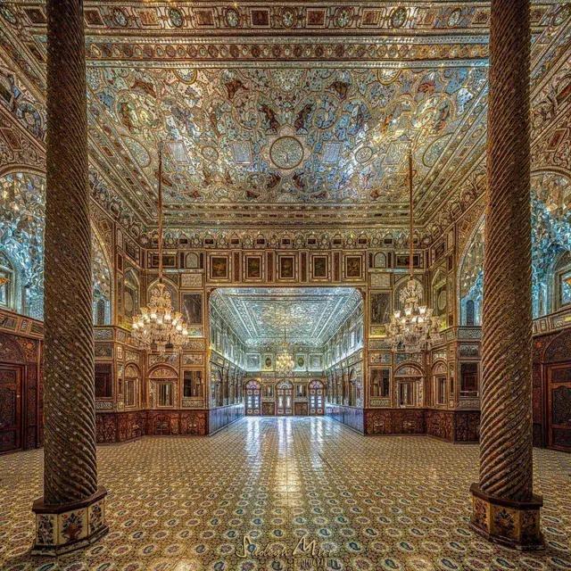 golestan-palace-complex-tehran-iran-the-complex-exemplifies-v0-st5euusu8o7c1.webp 1970년대 이란 황제들이 살던 초호화 황궁