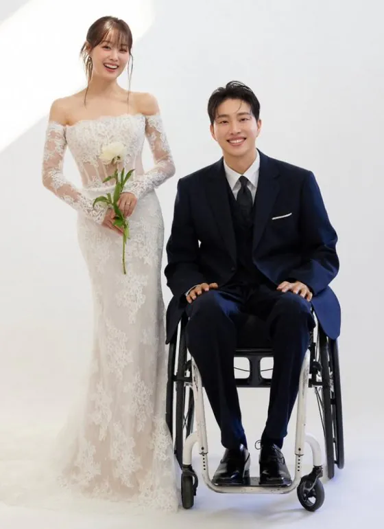 2026083108204416895_2.jpg 일부 네티즌, "박위랑 송지은 결혼시킨 김기리는 책임없냐"