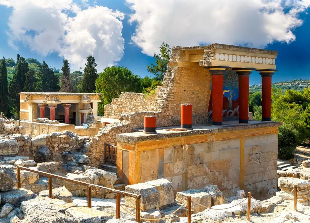 knossos.jpg 진짜 개판으로 복원한걸로 유명한 문화재