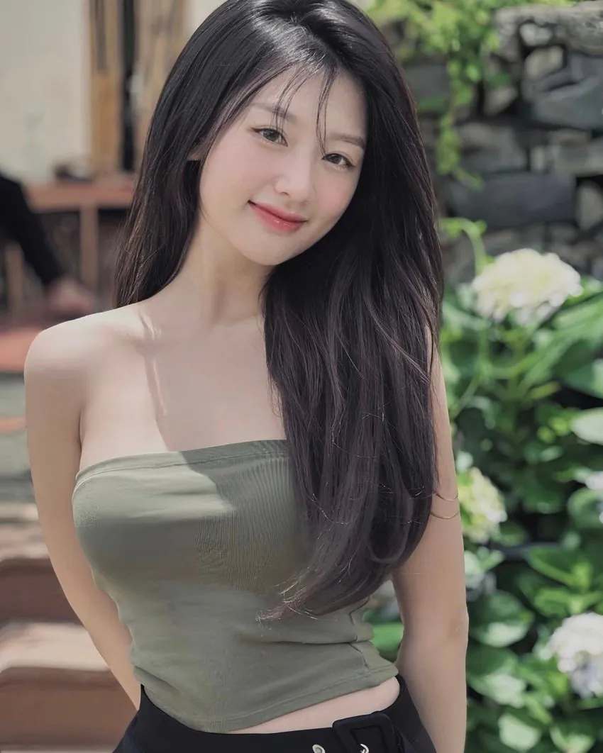 124123.jpg ㅇㅎ) 베트남 교내 미인대회 우승자 누나