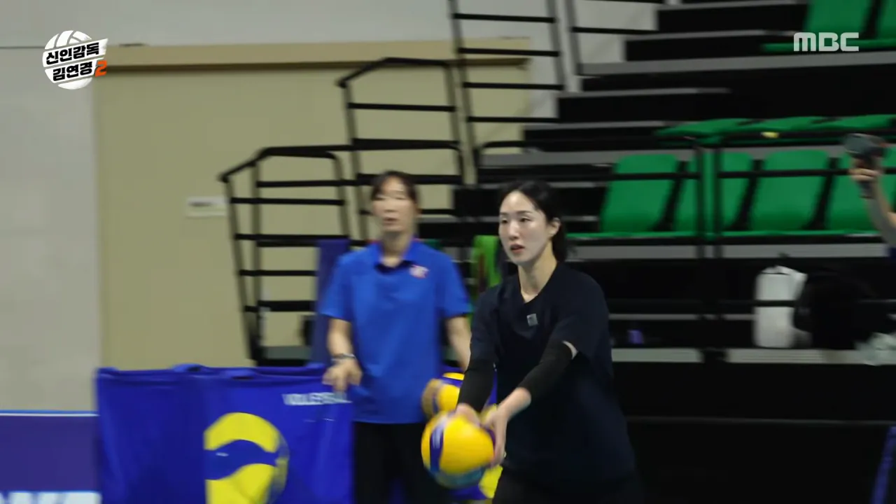 [신인감독 김연경2] 베테랑 황연주 원더독스 합류 완료😲 김연경 감독보다 나이 많은 선수_!, MBC 261018 방송 1-24 screenshot.png 시즌2에 네임드 선수 영입한 신인감독 김연경 근황 ㄷㄷㄷㄷㄷ