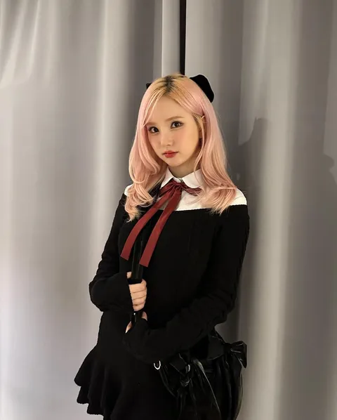 스파이패밀리 본다고 아냐 깔맞춤하고 왔던 비비지 은하