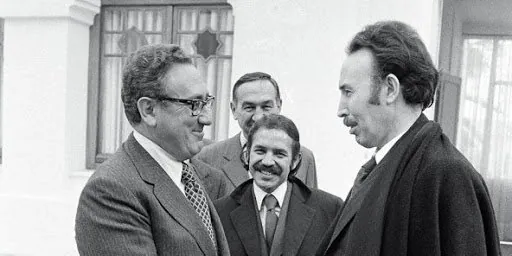 document-declassifie-de-lus-department-of-state-quand-hassan-ii-prenait-la-defense-de-houari-boumediene.jpg ์๋ จ KGB์์ฅ์ด ๋๋ฌผ์ ํ๋ ธ๋ ์ด๋ค ๋๋ผ ๋
์ฌ์์ ๋
๋ฐฑ