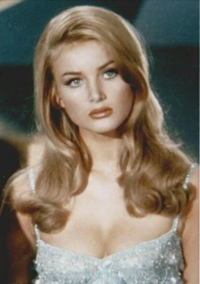 Barbara_Bouchet.webp 이집트 대통령 사다트와 오마 샤리프 : 죽음을 초월할 수 있는 거룩한 용기