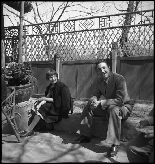 7_1223_Chine_Roberte_Dolleans_a_gauche_1950_Helene_Hoppenot.jpg 프랑스령 인도차이나의 마지막 날들 (1955~1956)