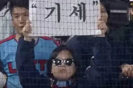 Screenshot 2026-09-10 at 16.56.40.png 탈퇴한 아이돌 멤버의 가장 독보적인 사례