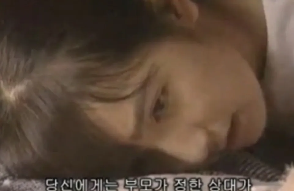 IMG_1477.jpeg 아직도 기묘한 이야기 레전드로 회자되는 할머니 초상편.JPG