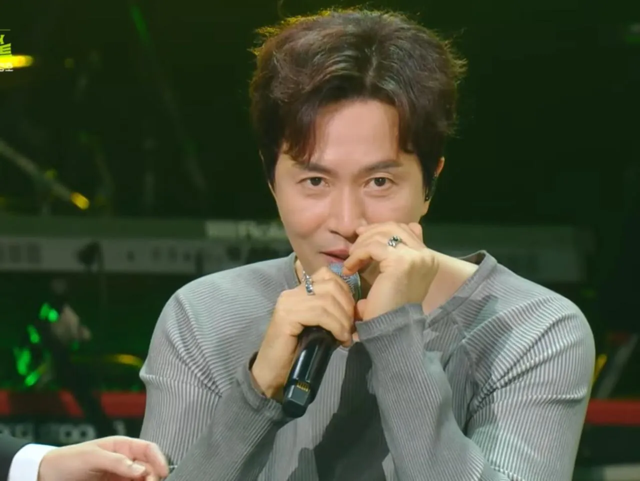 15.jpg 옛날 가수분들은 프롬프터도 없었는데 어떻게 하셨어요???