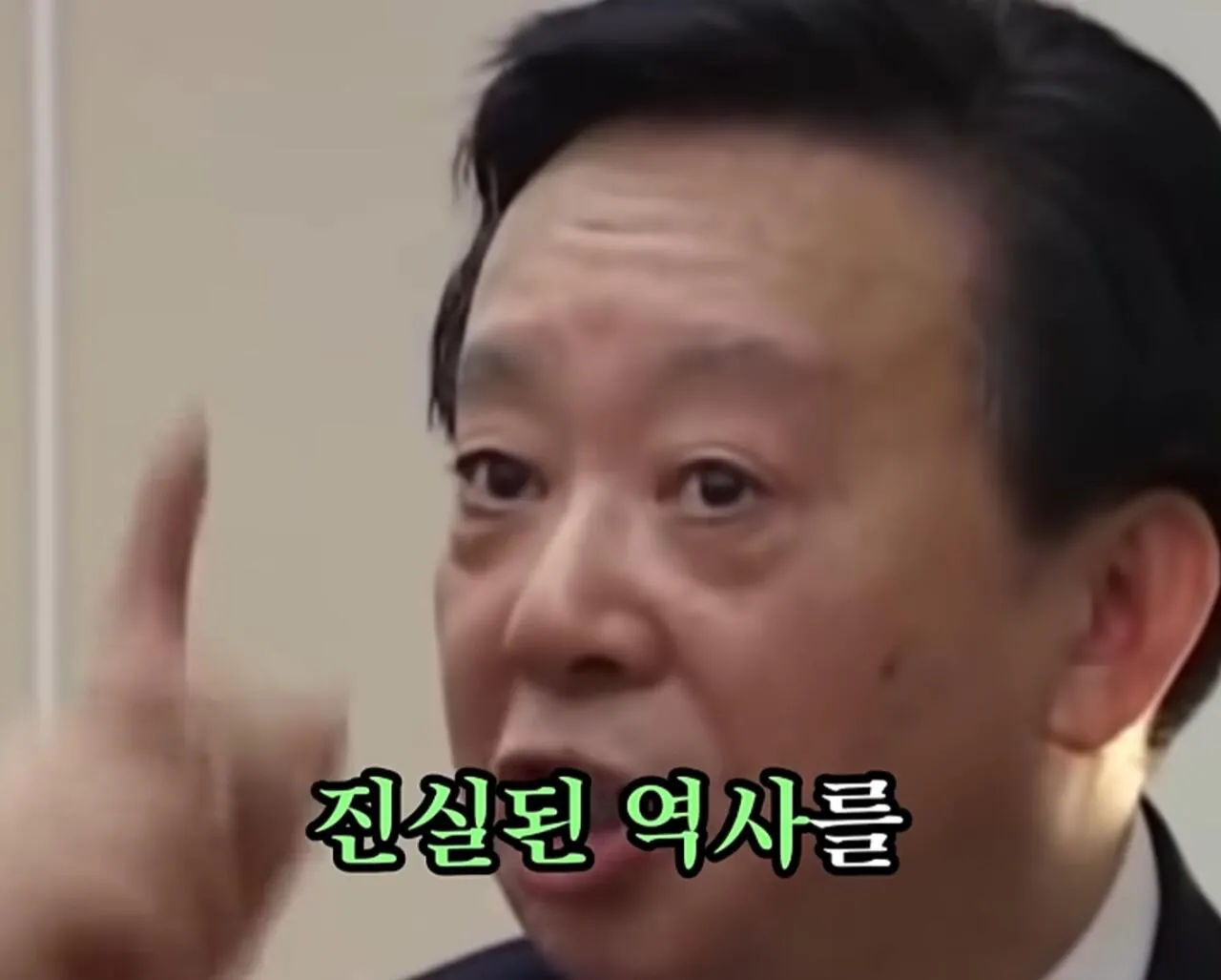 1000122591.jpg 중국 공산당원을 상대로 팩트 폭격을 날리는 중국인 교수