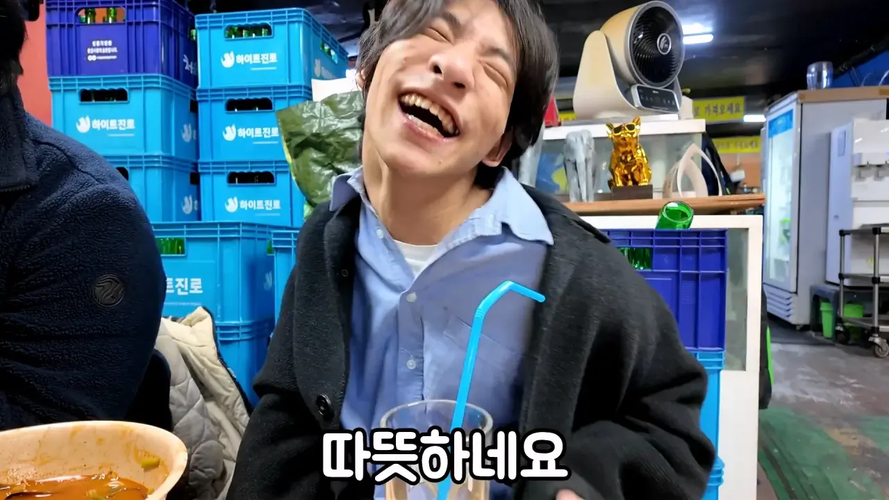 1000064112.webp 엄마가 명품 옷만 사줬다는 장애인 유튜버 만능발