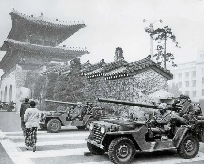 1000038649.jpg 불명예 전역 막아준 상관을 배신한 군인.jpg