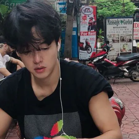 IMG_0524.png 여행유튜버가 11살 연하 존예 승무원이랑 결혼한 썰