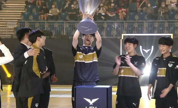 image.png 딮국사 이야기 완결
