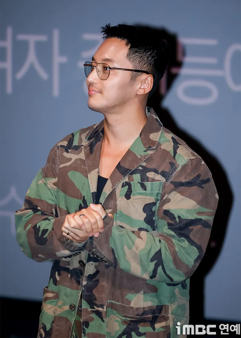 1000013236.jpg 오늘자 변요한 밀리터리 패션.jpg