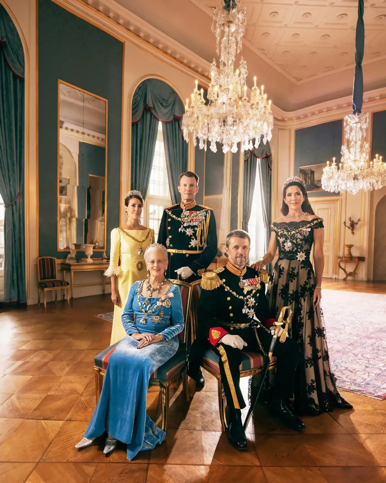 Danish-Royal-Family-Per-Morten-Abrahamsen-Kongehuset-via-Instagram-@detdanskekongehus.jpg.webp 오딘의 60대손이라는 현재 덴마크 국왕
