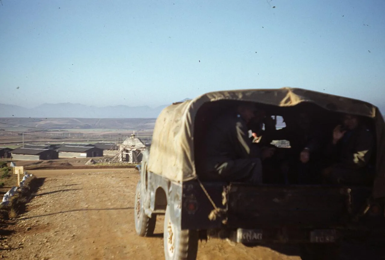 e_truck-ride-1952_15540786143_o.jpg 희귀사진(KOREA, 1952)