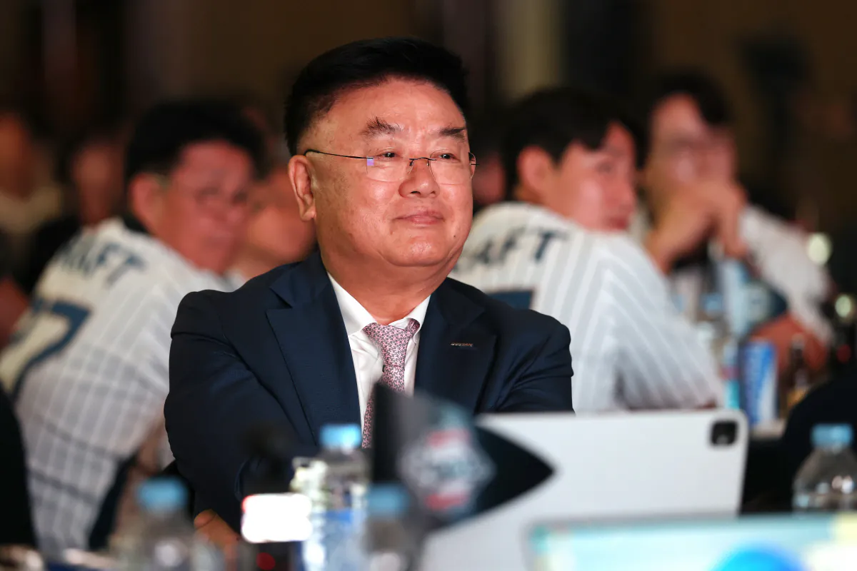 image.png 역대 최초 1000승 단장 김태룡을 떠나보내며