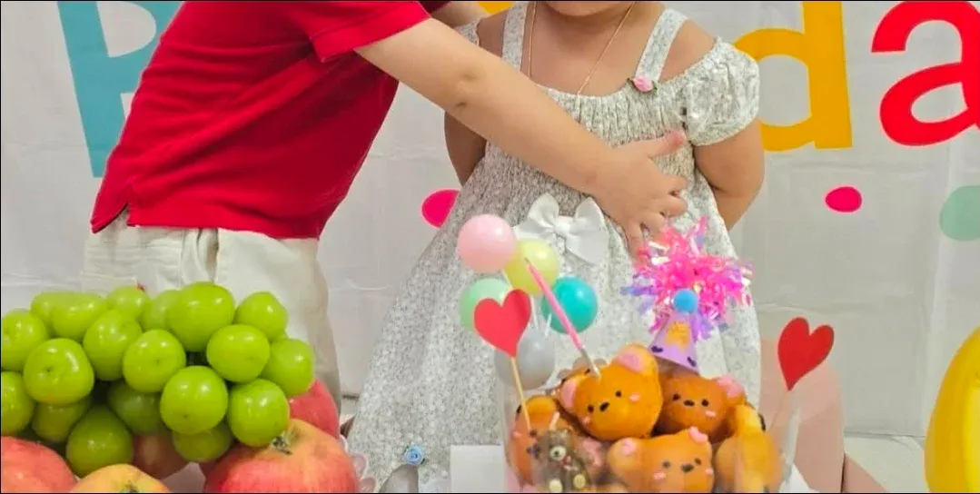 1000068097.webp 딸한테 뽀뽀하는 사진 보고 개빡친 애아빠ㄷㄷㄷㄷ.jpg