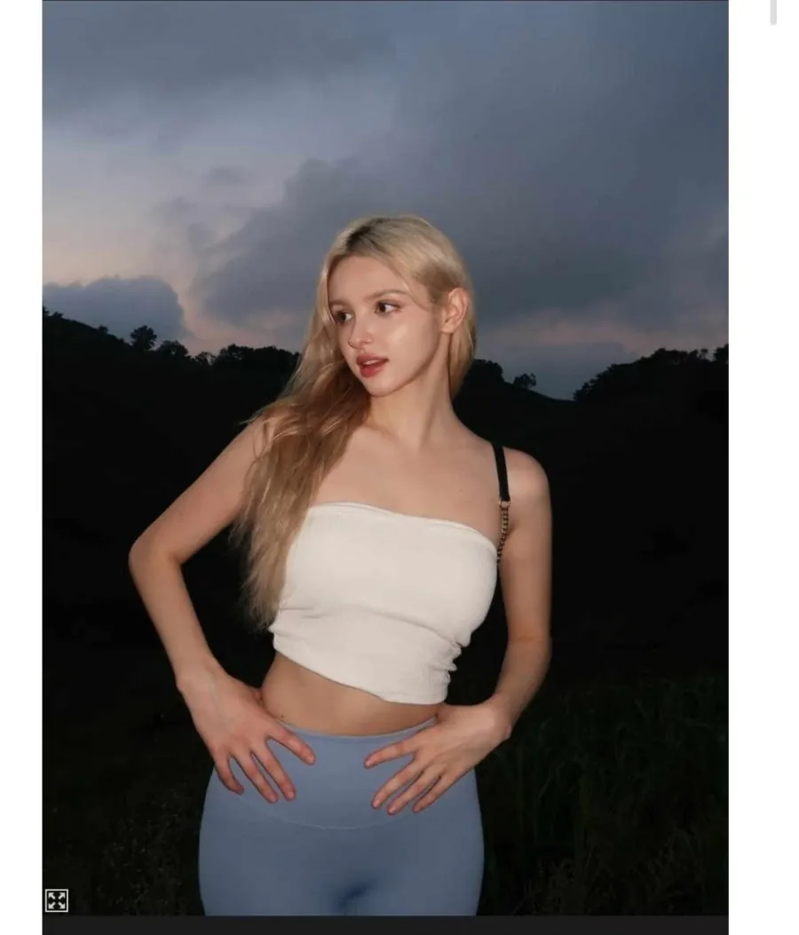 7101.jpg ㅇㅎ) 레깅스 입고 민둥산 오른 98년생 한국녀.gif