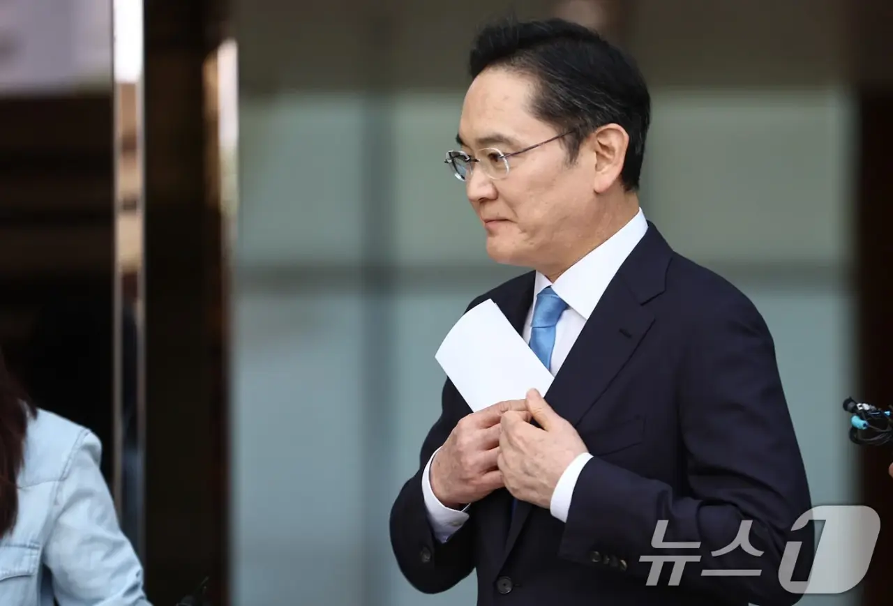 IMG_3347.webp 삼성 이재용 회장 최근 모습 ㄷㄷㄷ