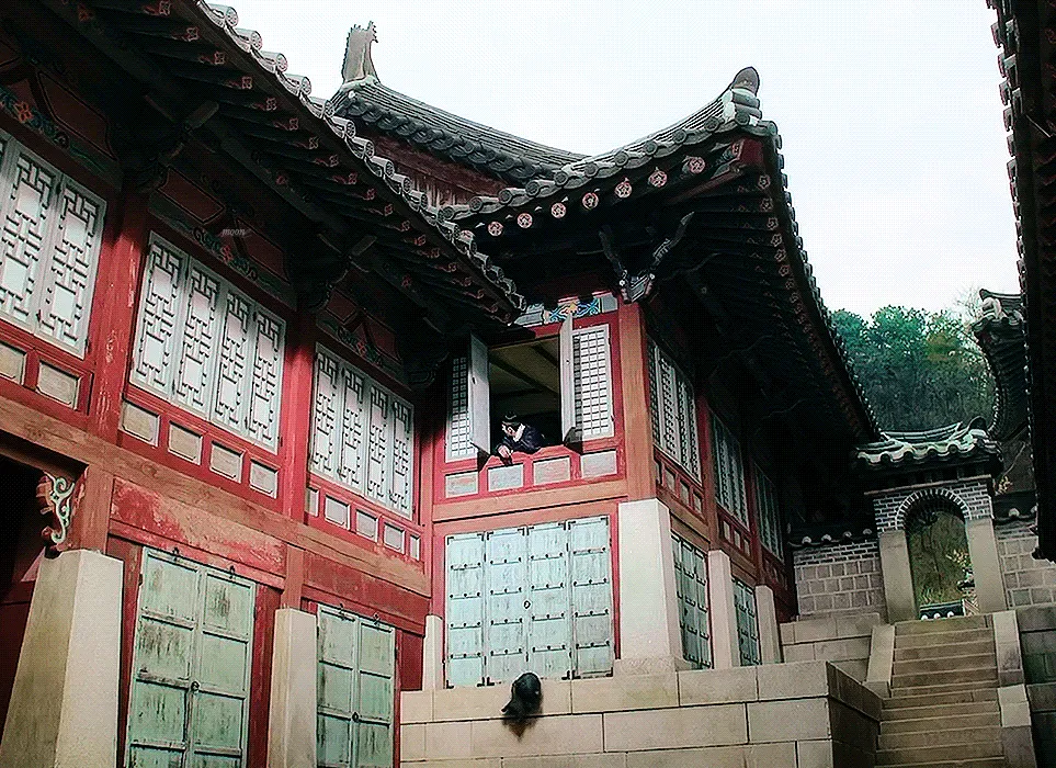 반응 꽤 좋은 넷플릭스 한국드라마 '동궁' 미장센(풍경미).gif